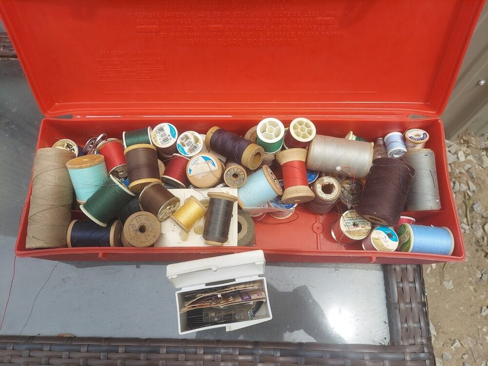 Vintage Mixed Sewing Thread Lot Assorted Colors Wooden Spools Plastic Storage